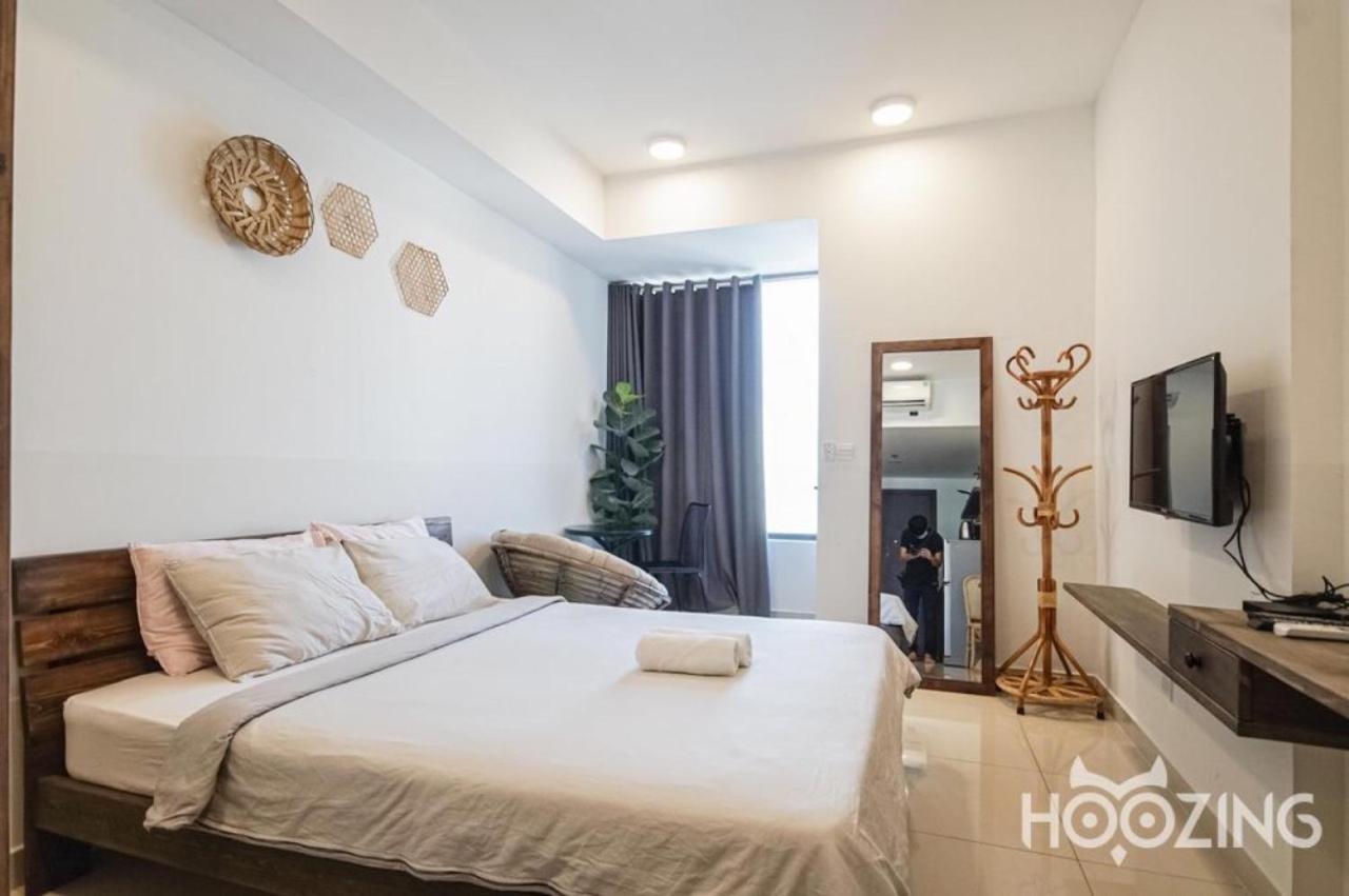 Rivergate Apartment With Central View Хошимін Номер фото